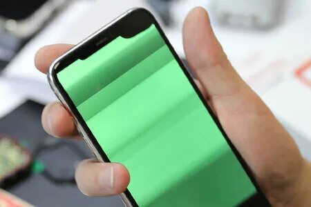 Зеленая полоса на iphone