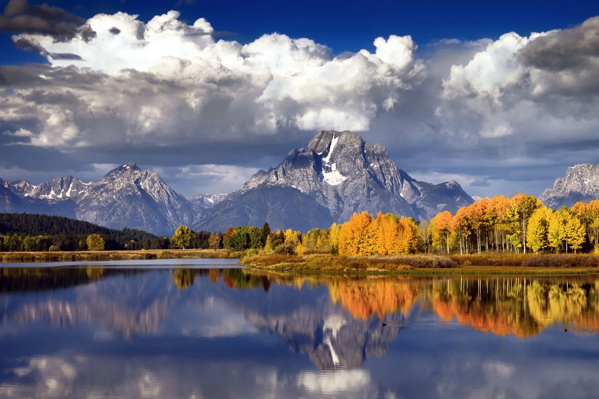 Природа картинки. Осень горы озеро лес. Осень в горах. Горы осенью. Красивые горы.