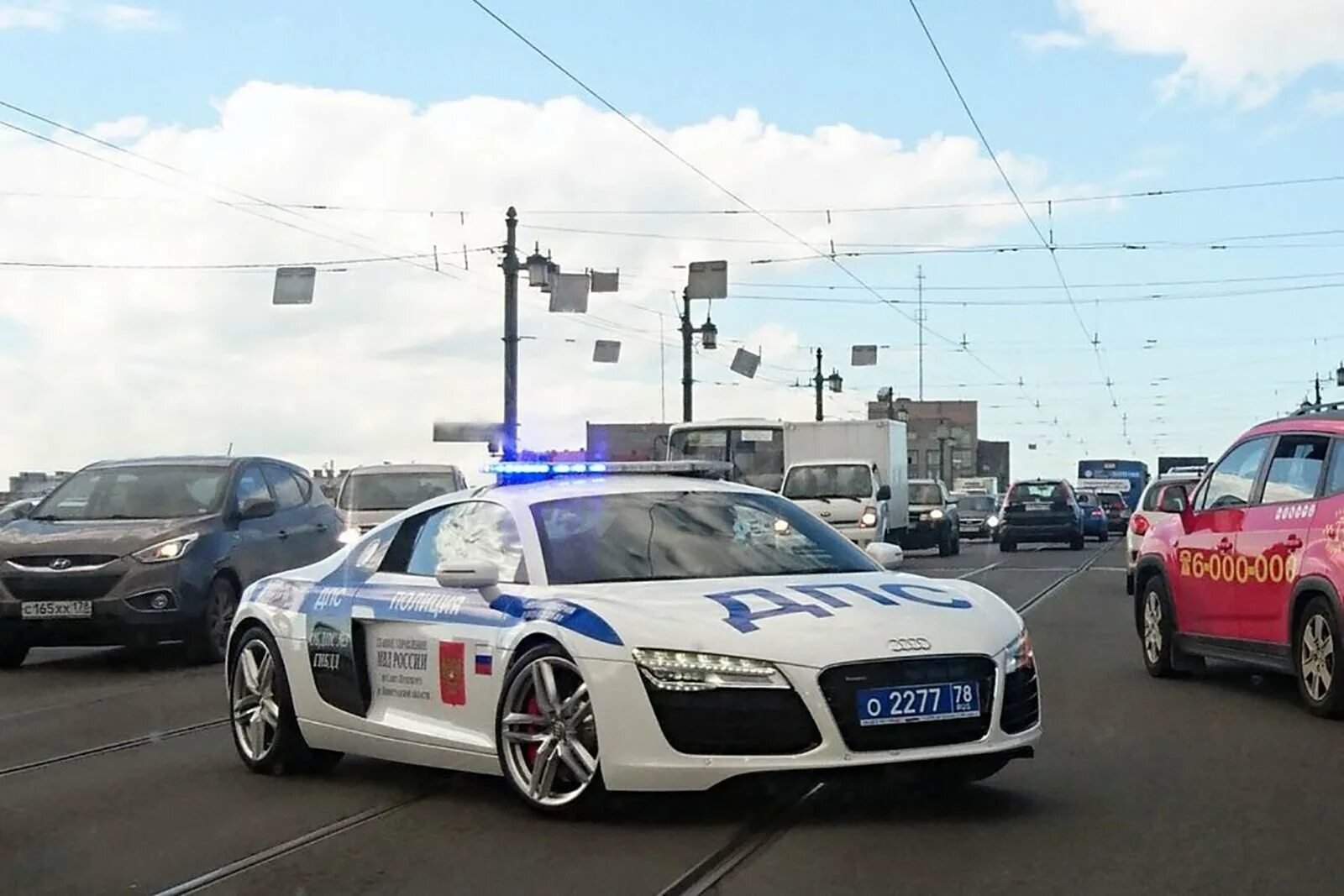Сайт платный машины. Ауди р8 ДПС. Ауди р8 полиция Питер. Audi r8 ДПС Санкт-Петербург. Audi r8 СПБ ДПС.