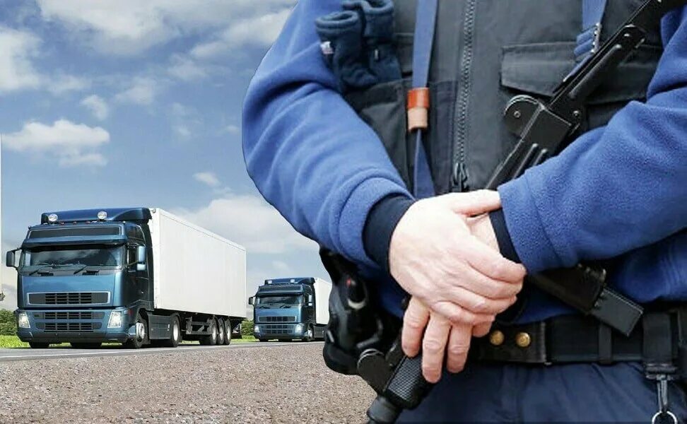 охранник. охрана объектов чоп москва. охрана предприятия и товаров. охрана предприятия и товаров. охрана предприятия и товаров.