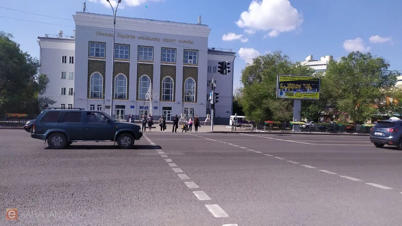 Просп. Шторы караганда бухар жырау. Памятник бухар жырау караганда. Бұхар жырау фото. Бухар жырау 8.