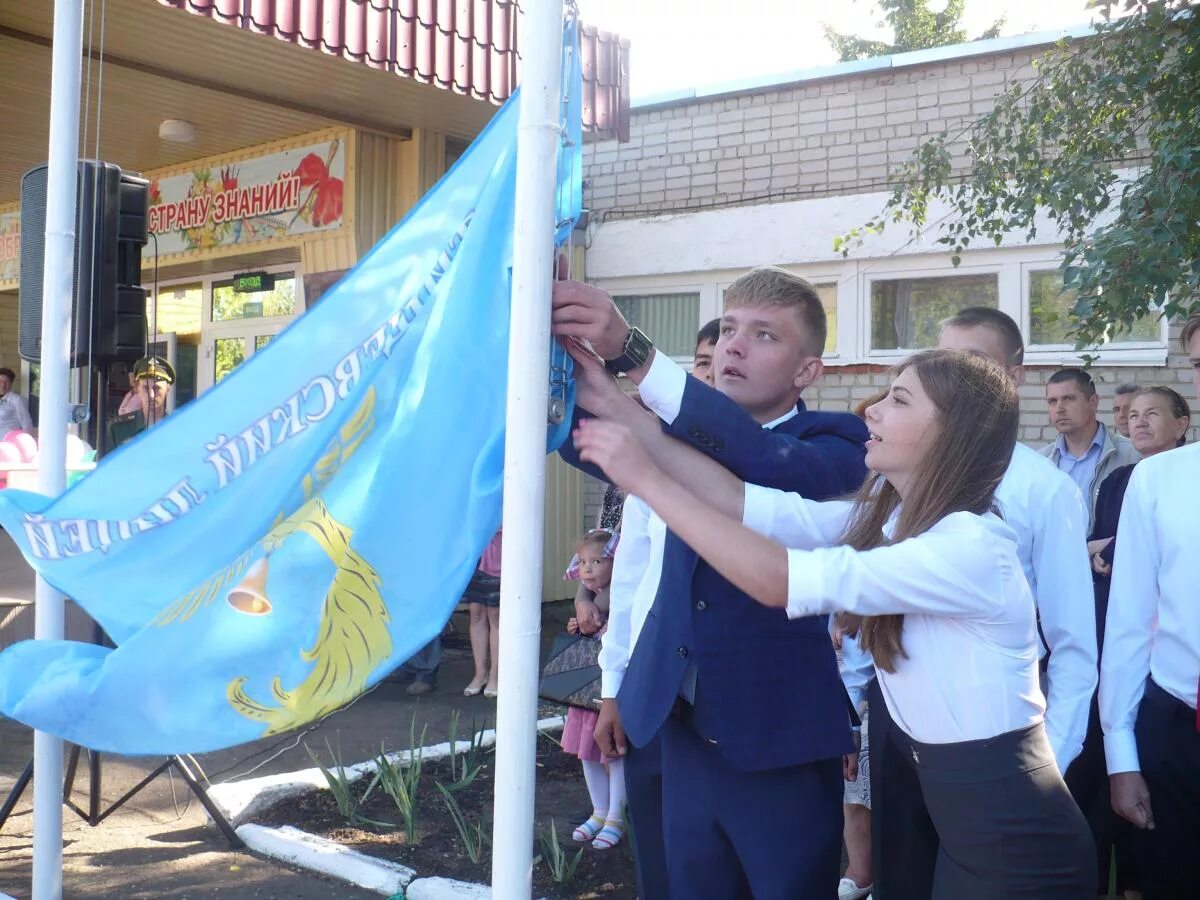 Татищево Татищевский лицей. Татищевская школа Саратовская область.