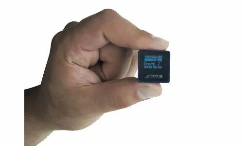 мал мала мп3. самый маленький мп3 плеер фото. детские песни для самых маленьких. сказки на cd. мал мала мп3.