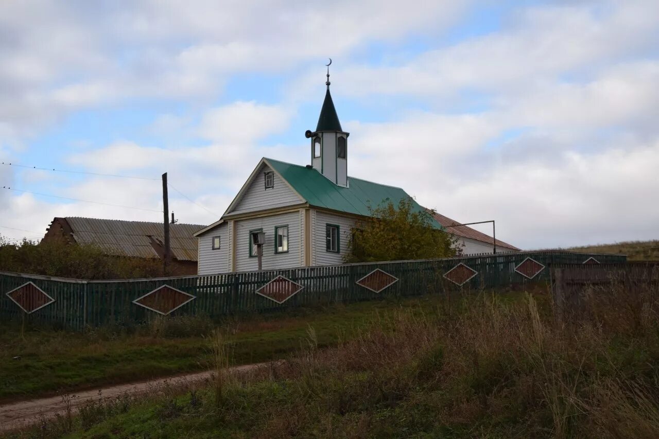 В каком районе находится село верхненовокутлумбетьево. Новоаширово матвеевский район. мечеть села матвеевка матвеевского района. новоаширово оренбургская область. село новоаширово оренбургской области матвеевского района.