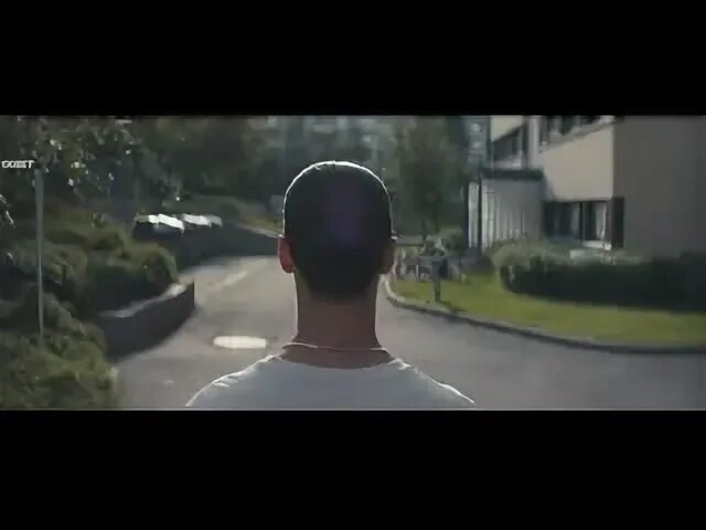 Все иностранцы задергивают. Иностранцы задергивает шторы. Иностранцы всегда задергиваю шторы фильм. Все иностранцы задергивают шторы фильм. Мари и алиту иностранцы задергивают шторы.