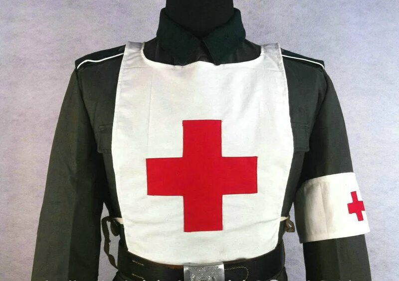 Одежда красного креста. Форма медика вермахта.