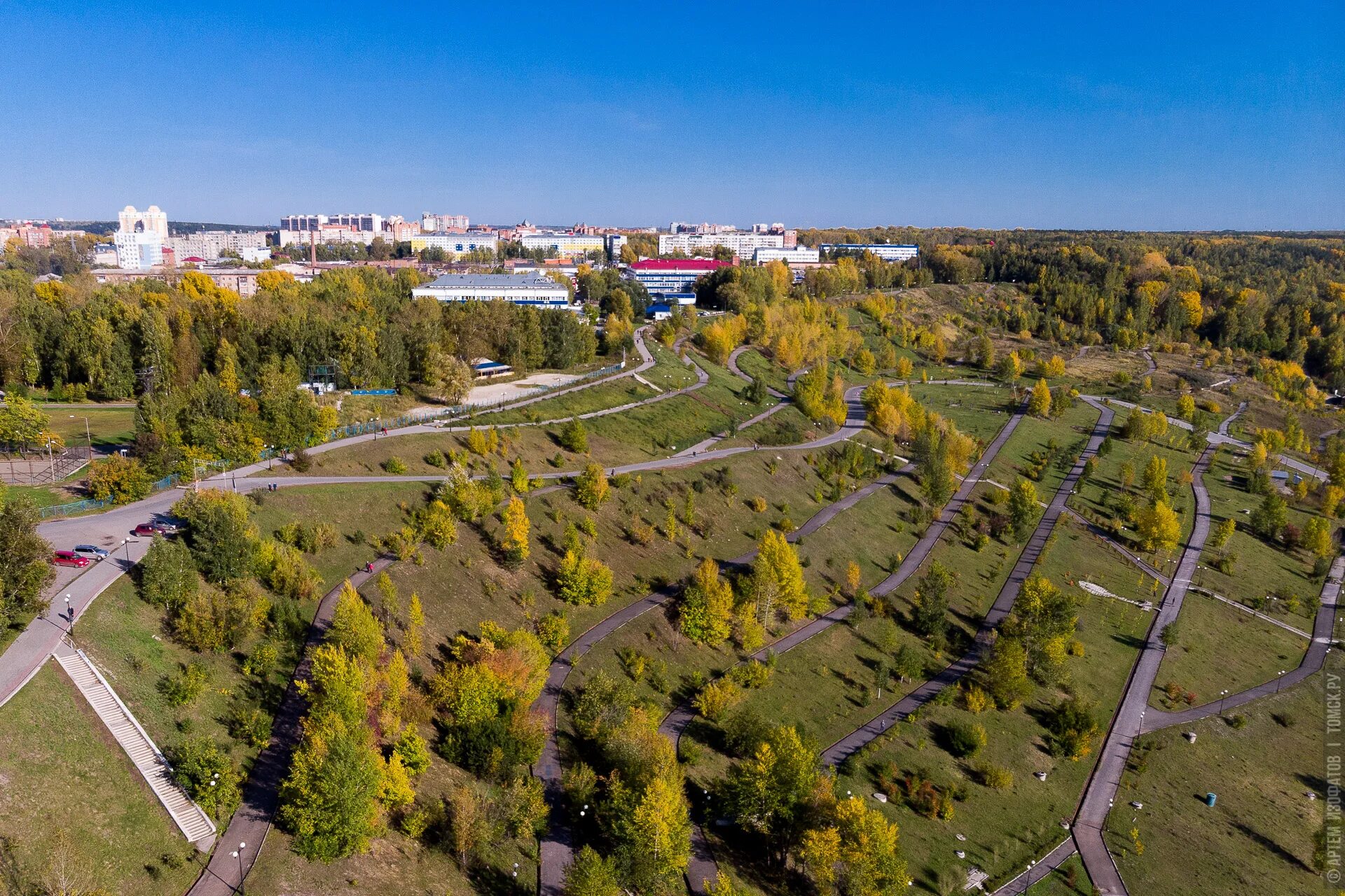 Лагерный парк томск. Памятник в лагерном саду томск. Парк победы томск. Город томск лагерный сад. Лагерный сад томск.