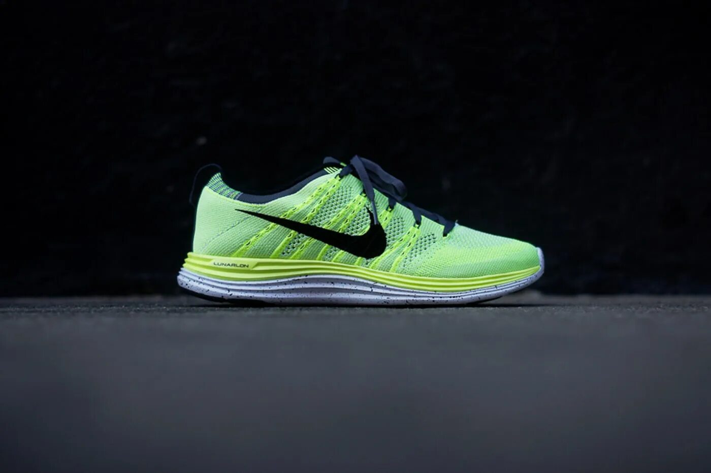 Nike ones. Nike lunarlon зеленые. Nike редкие модели белые черные. Мужские кроссовки nike waffle one. Nike 85 dunk.