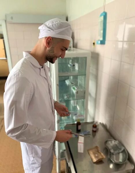 Работа медбрата в больнице. Процедурный медбрат. медбрат в больнице. процедурный кабинет.