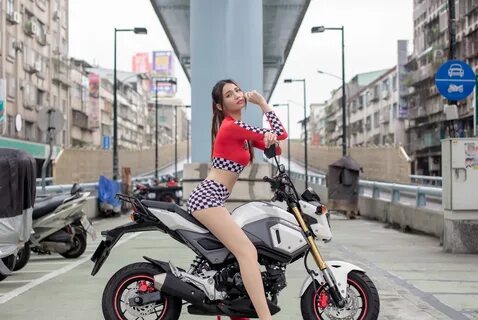 Download wallpaper girl, motorcycle, Asian, section girls in resolution 201...