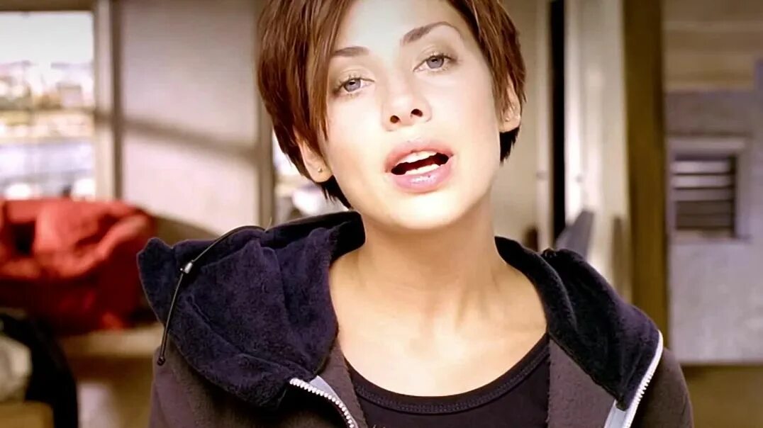 Natalie imbruglia left of the middle. Натали имбрулья. Natalie imbruglia torn ноты. Natalie imbruglia 1997. Natalie imbruglia 1997.