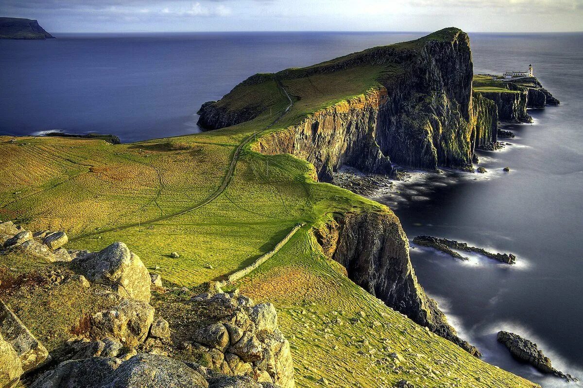 Which part of island of great. Остров Скай, Шотландия (Isle of Skye). Остров Скай Шотландия neist point. Остров Скай (Гебриды, Шотландия).. Троттерниш Шотландия.