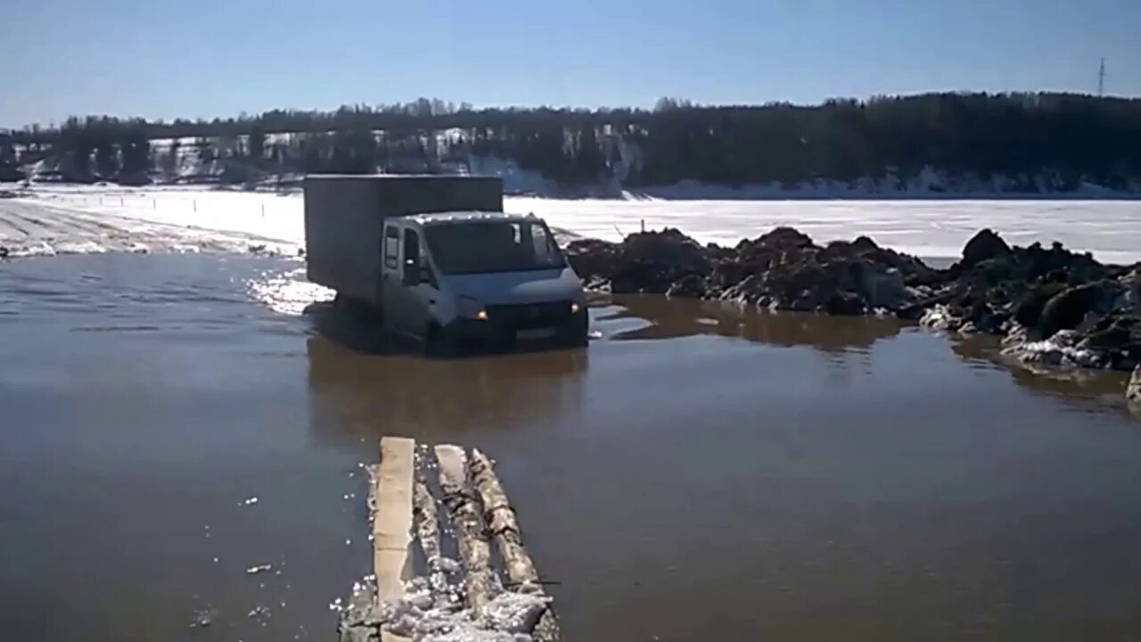 Уровень воды в реке кама. Переправа Тюлькино Соликамск. Тюлькино Соликамский район. Соликамск Тюлькино паром. Паромная переправа Тюлькино Соликамский район.