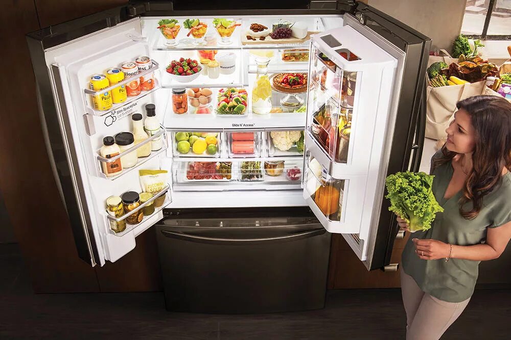 Холодильник это. Холодильник с продуктами. Холодильник с едой. Огромный холодильник. Холодильник с открытой дверцей.