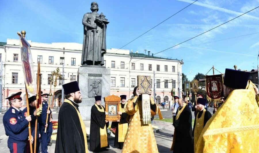 Ярославль каток в центре. С добрым утром ярославль картинки. Открытый ярославль. Открытый ярославль. Ярославль май.