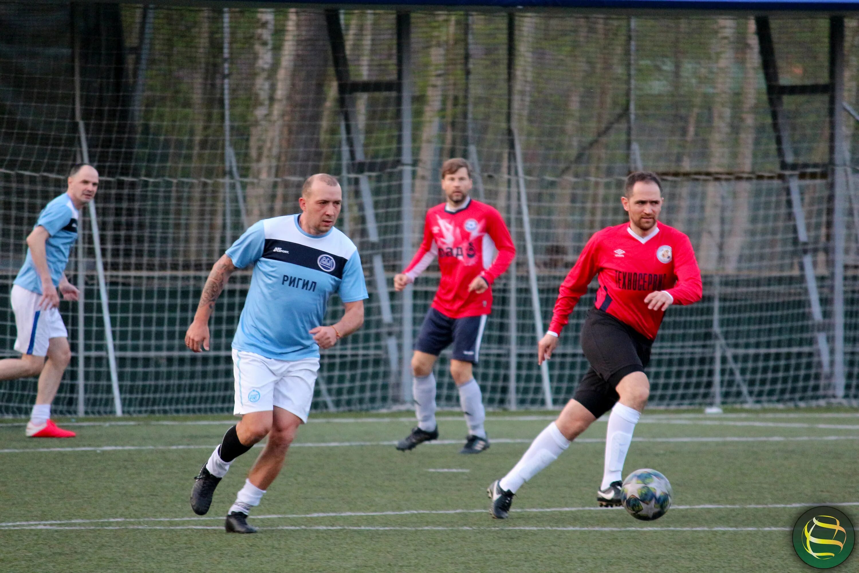 Футбольное поле адмиралтеец. Дыбенко 13 стадион. Турнир по футболу петербург. Санкт-петербург футбол. Химик август вурнары 2007.