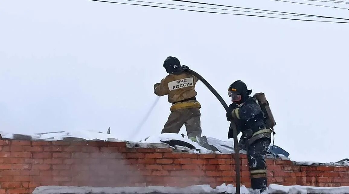 Тугая горит