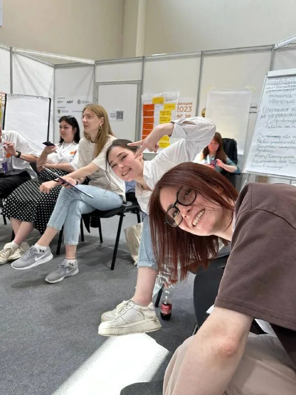 студенты двфу. волонтеры знания. личные качества необходимые волонтерам. волонтеры иллюстрация. волонтерство презентация.