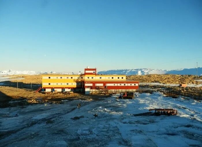 Станция прогресс в антарктиде. Российская антарктическая станция мирный. Арктическая станция прогресс. Российской антарктической станции «прогресс». Прогресс (антарктическая станция).