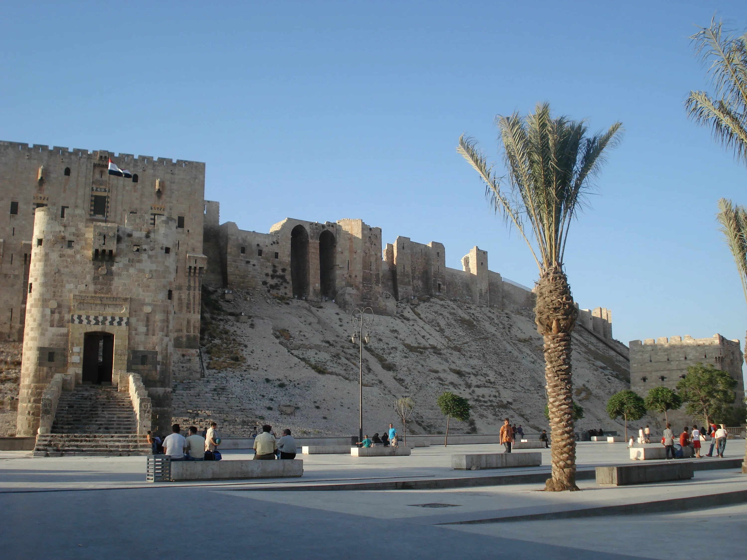 Цитадель алеппо замок. Цитадель алеппо. Цитадель алеппо. Цитадель год. Цитадель каира цитадель саладина.