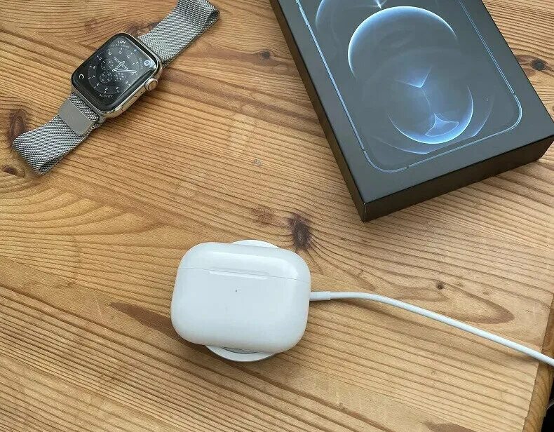 Зарядка для airpods. Apple airpods pro magsafe. airpods pro magsafe 2025. наушники apple airpods pro with magsafe case. airpods 3 pro magsafe.