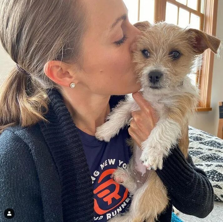Jenny simpson с собакой. Дженни симпсон. Дженни бэрринджер. Jenny simpson dog. Дженни бэрринджер.