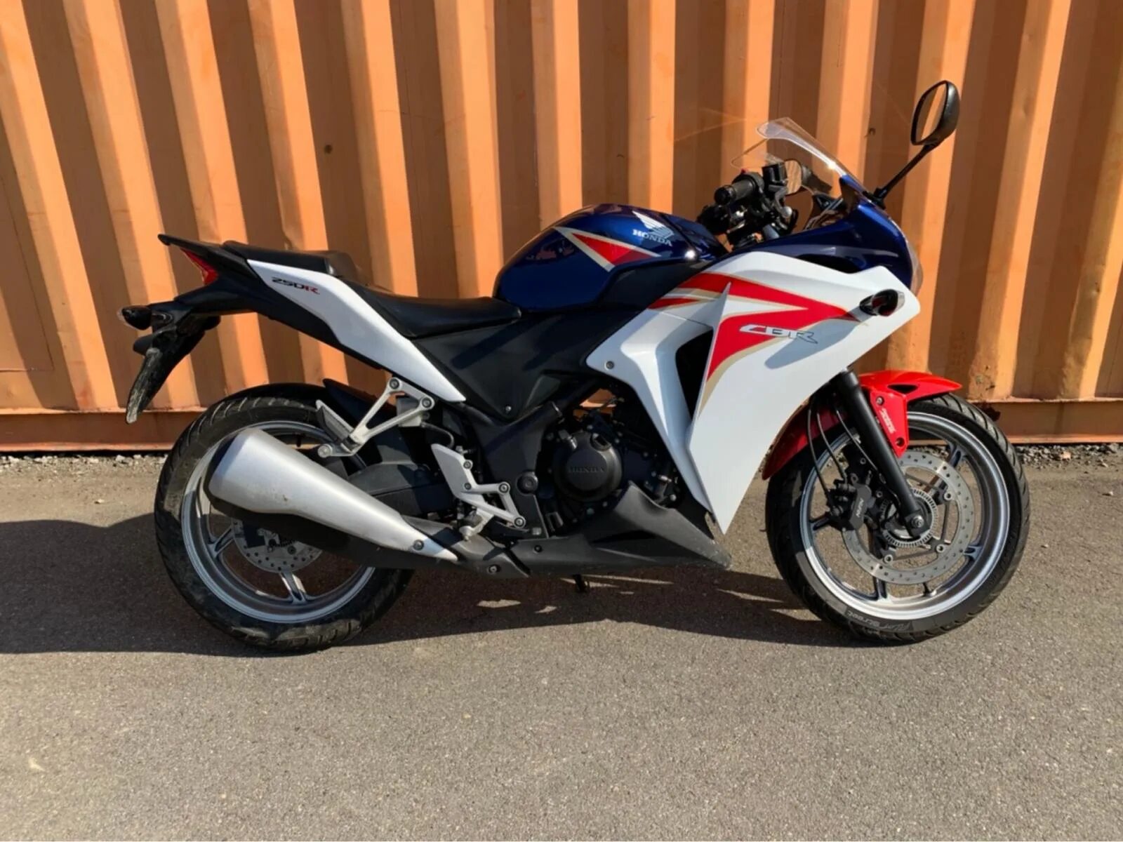 Хонда 250 кубов дорожник. Мотоцикл honda 250 кубов. Хонда 250 кубов. Мотоцикл хонда 250 кубов. Honda 250 кубов.