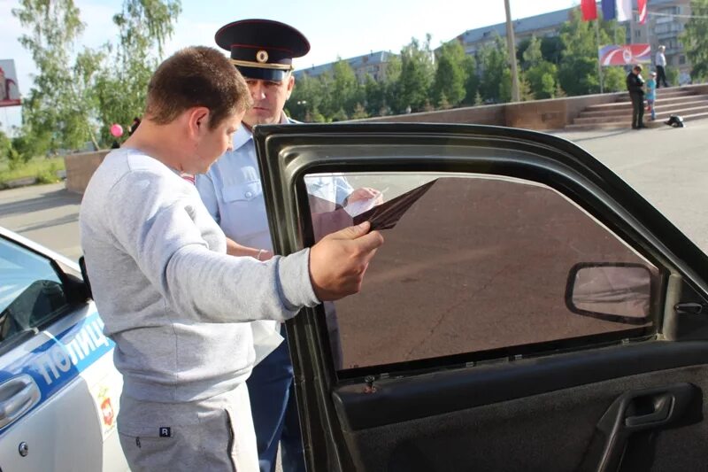 Нарушение за тонировку. Снятие тонировки. Тонировка ГИБДД. Тонировка боковых стекол. Тонировка стекол автомобиля ГАИ.