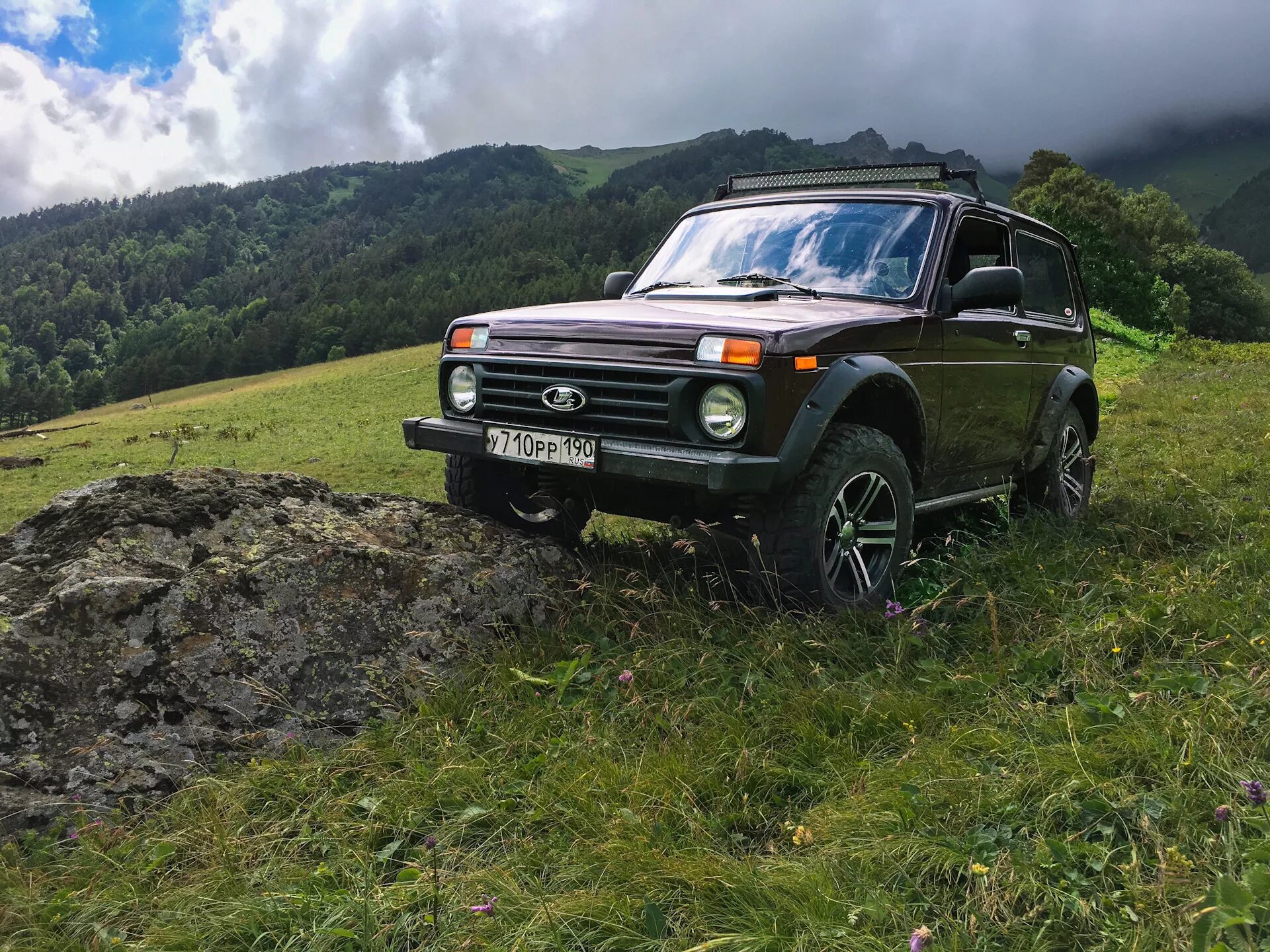 2131 видео. Нива Тайга 4x4.