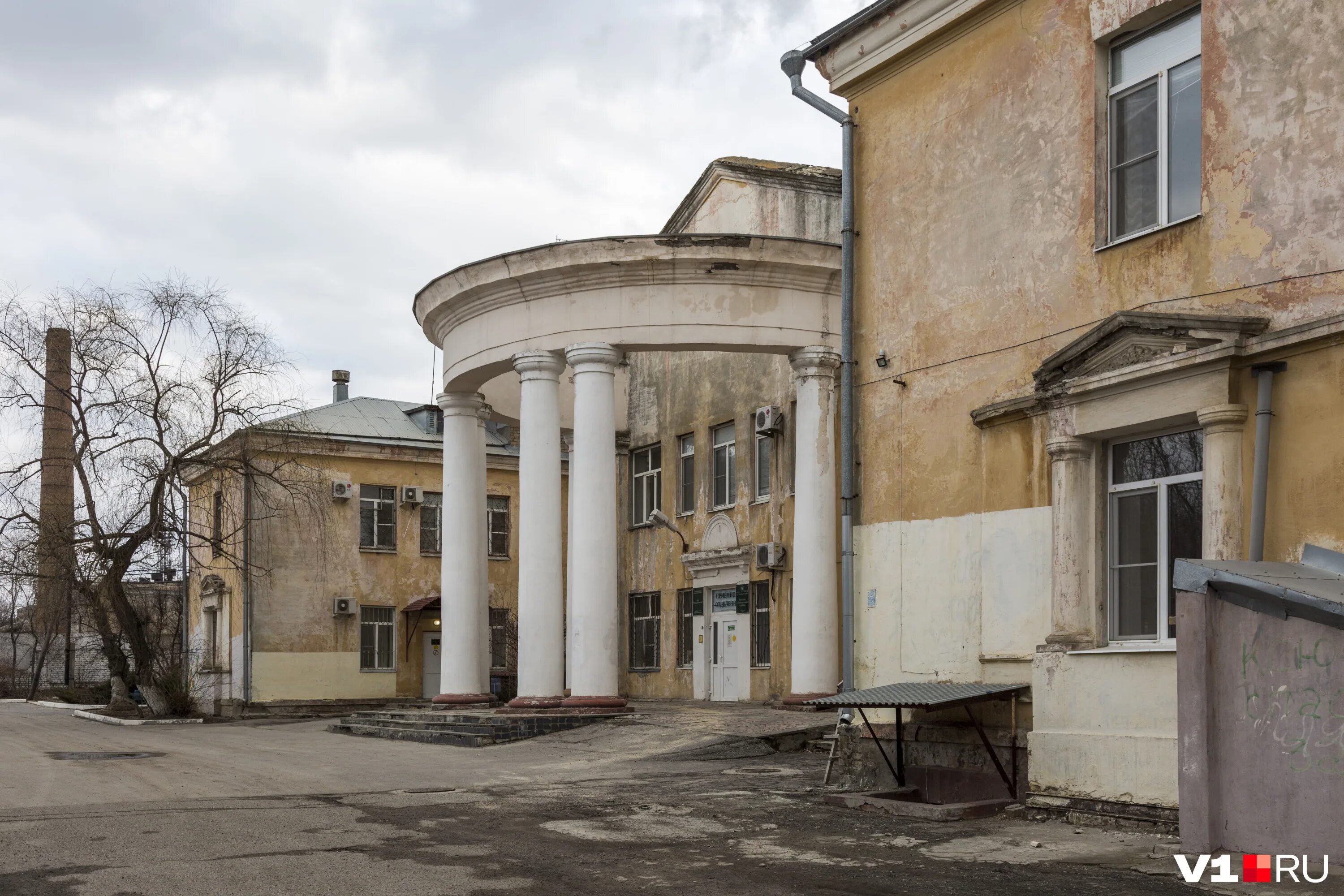 Больнице no 8 тракторозаводского района. 4 Больница Волгоград Тракторозаводского района. Родильный дом 1 Волгоград. Роддом 1 Волгоград Тракторозаводского района. Роддом 5 Волгоград Краснооктябрьского.