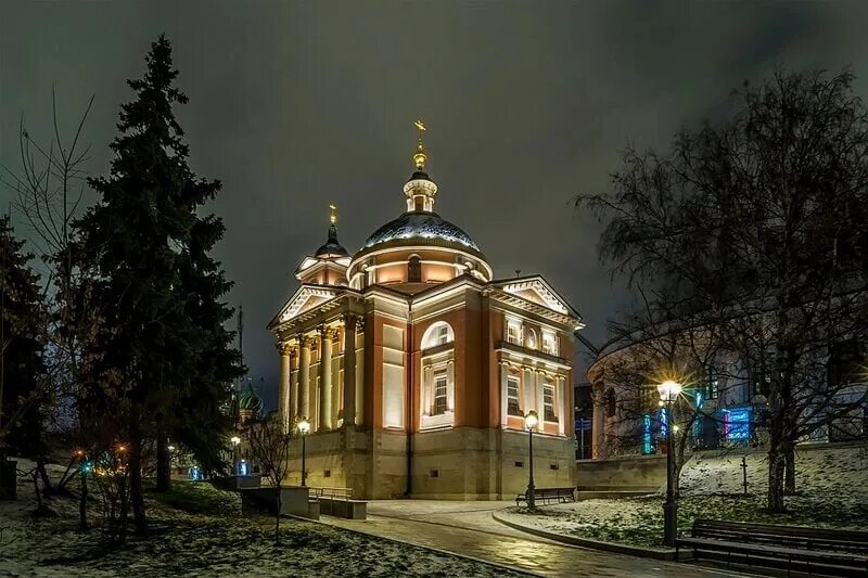 Церковь варвары. Храм великомученицы варвары. церковь варвары великомученицы в москве. церковь святой варвары на варварке. парк зарядье храм варвары великомученицы.