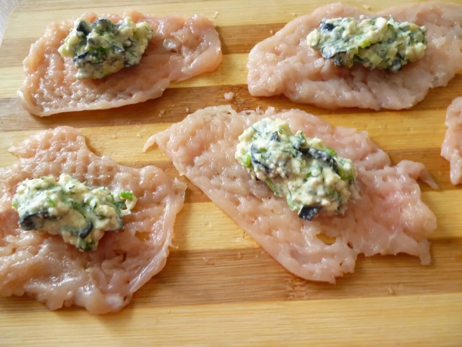 Вкусные отбивные из куриного филе. Отбивные из куриной грудки. отбивные с начинкой. отбивные из куриного филе. отбивная куриная начинки.