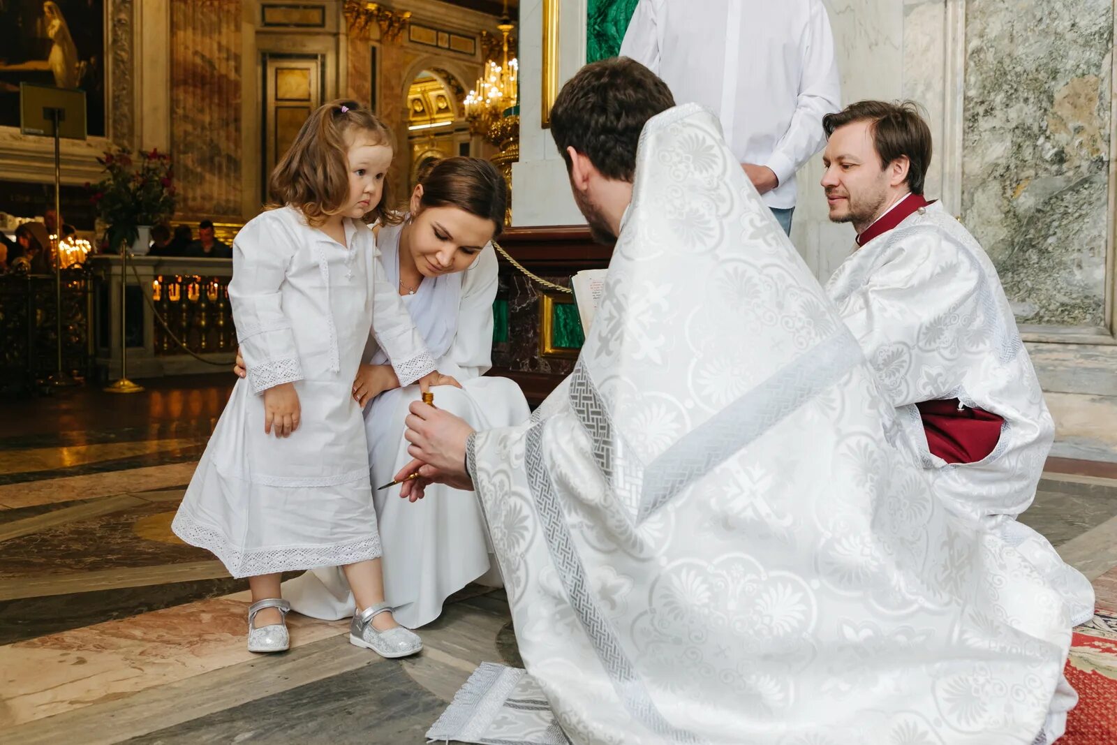 двми крещение детей тихвин. каравай на крестины ребенка. с крещением сына. крещение младенца. индивидуальное крещение.
