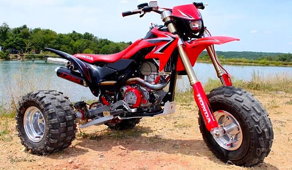 Honda ATC 450r. Трайк внедорожный Хонда. Honda трайк АТВ. Хонда трицикл внедорожный.