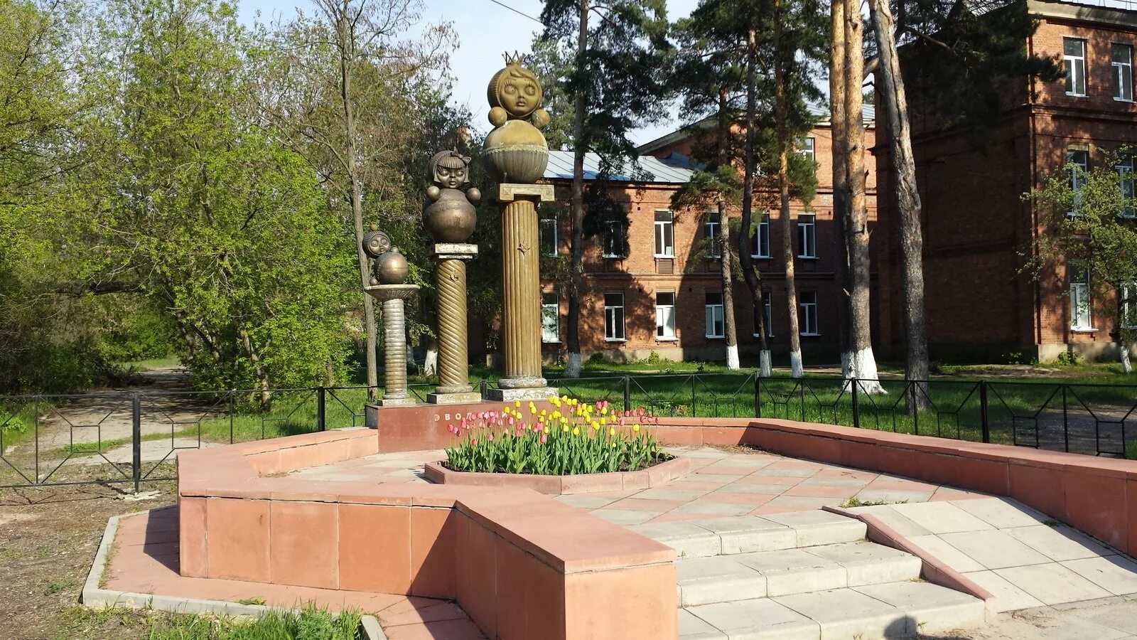 Котовский городской сайт. Памятник Котовской неваляшке. Котовск, Тамбовская область. Вечный огонь Котовск Тамбовская область. Обелиск Октябрьский сквер город Котовск Тамбовской области. Музей г Котовска Тамбовской области.