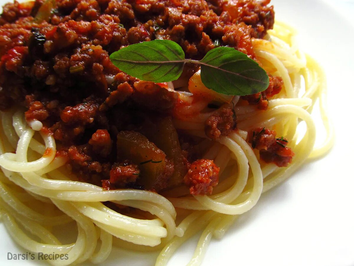 Sos bolognese. Паста болоньезе классический итальянский. Болоньезе оригинальный рецепт. Спагетти баланьез. Паста паппарделле болоньезе.