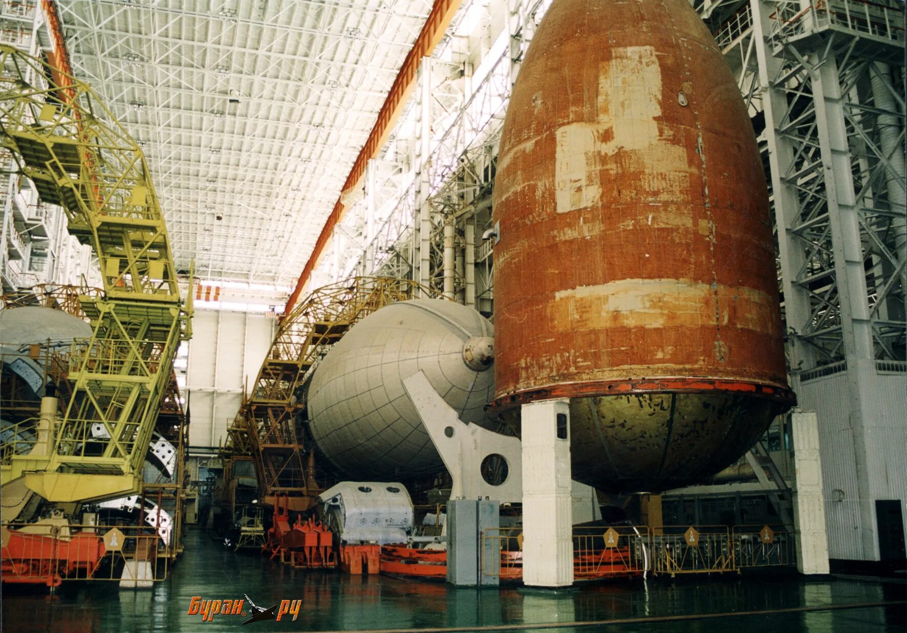 дула буран. ракетоплан буран. буран 1 байконур. буран 1. байконур заброшенный буран.