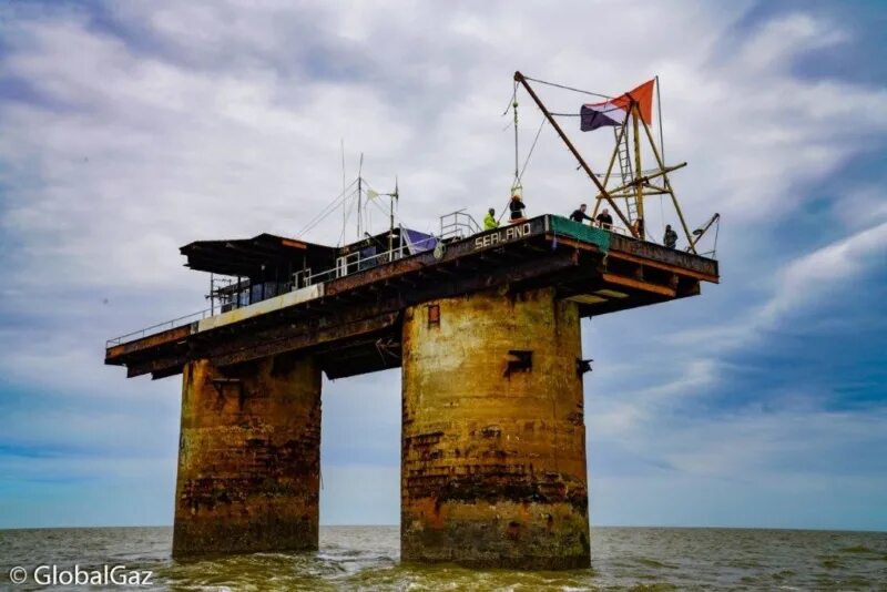 Самые востребованные cms. Work platform. Journalism шрифт. Platform countries. Пользователи ios и android статистика.