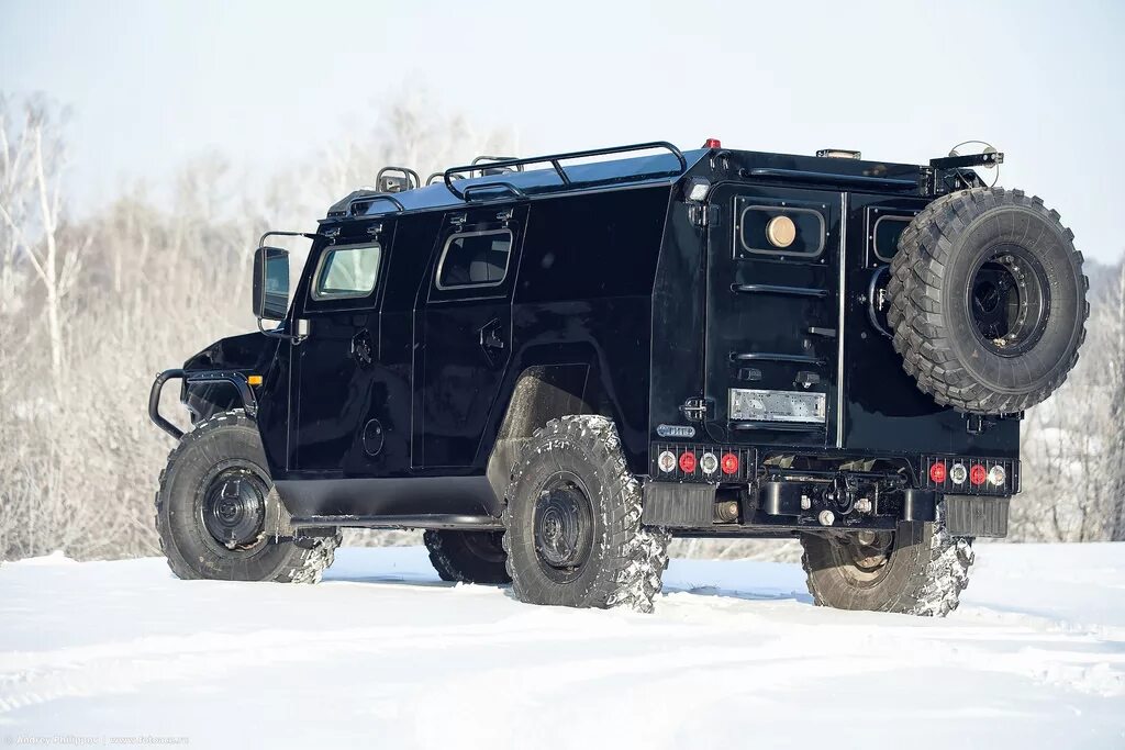 Гражданская версия автомобиля. ГАЗ 2330 тигр. Внедорожник «тигр» (ГАЗ-2330). Джип тигр ГАЗ-233001. ГАЗ-2330 тигр Гражданская.