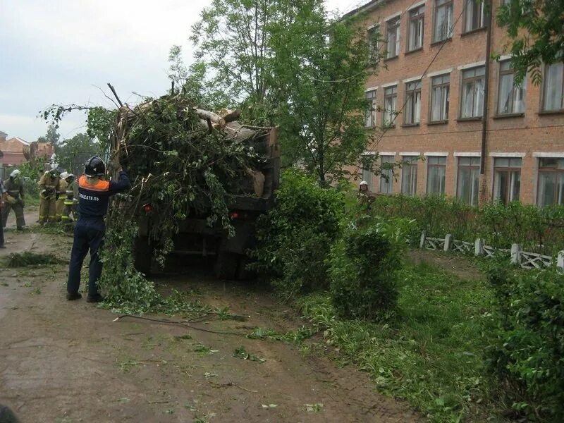 Смерч в Ефремове 2013. Торнадо в Ефремове. Смерч в Тульской области. Ураган в Ефремове 2013. Погода в ефремове на сегодня