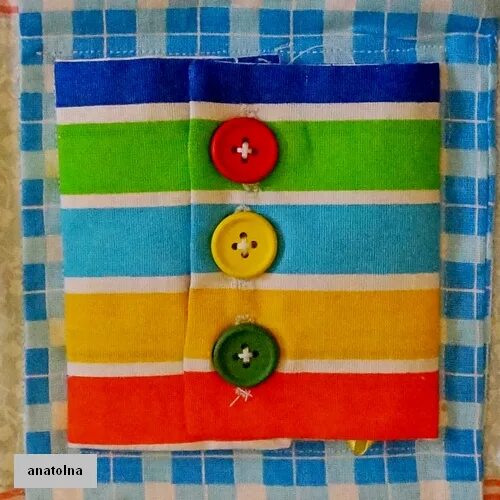 Фетровые развивашки для детей. Развивающие игрушки своими руками. Пособие пуговицы. Пособия из фетра своими руками. Пособия для детей с пуговицами.