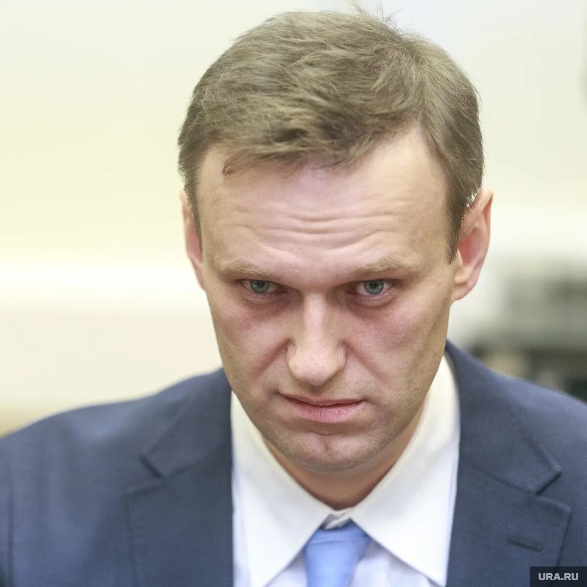 Участник грозить. Помощники Навального. Навальный в суде. Навальный в Кургане.