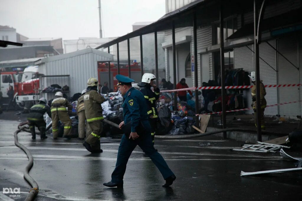 Новости сегодня на рынках последние ситуация. Пожар на вещевом рынке. Пожар на Восточном рынке Краснодар. Пожар Моршанск вещевой рынок. Пожар на вещевом рынке Красногвардейская.