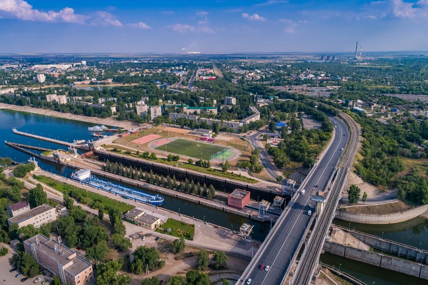 Балаково население численность. Город Балаково Саратовской области. Саратов город Балаково. Балаково Саратовская область набережная. Балаково центр города.