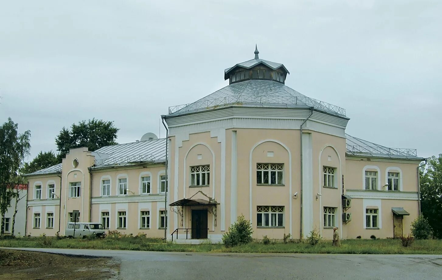 Мантурово костромской области школа. Мантурово Костромская область. Краеведческий музей Мантурово Костромская область. Храм Николая Чудотворца Мантурово. Мантурово Костромской области дом купца.