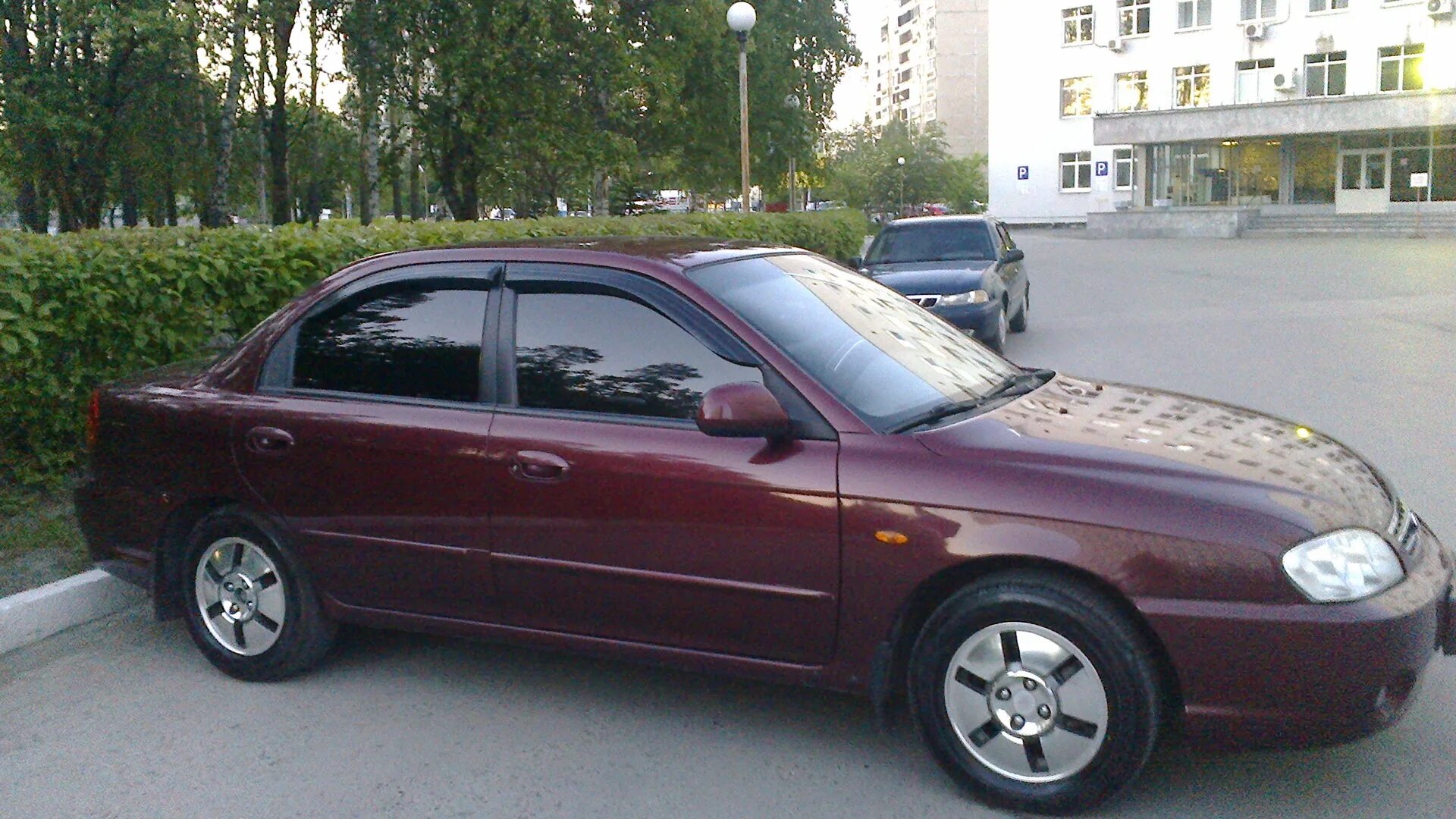 Kia Spectra Вишневая. Kia Spectra 2005. Kia Spectra бордовая. Киа спектра темно красная. Курск купить спектру