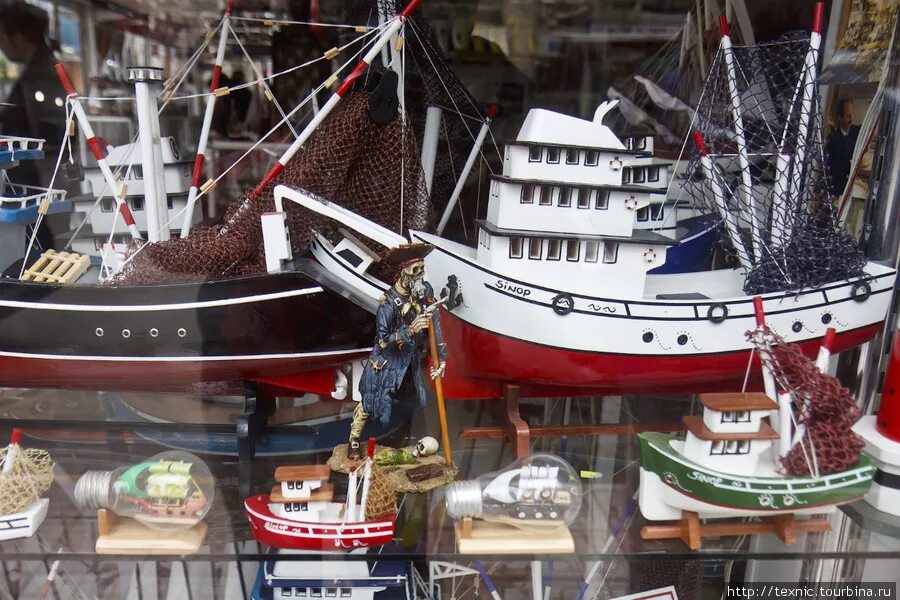 Торговый парусник. Корабль магазин. Музейные модели кораблей. Магазин судомоделей. Где продают модели