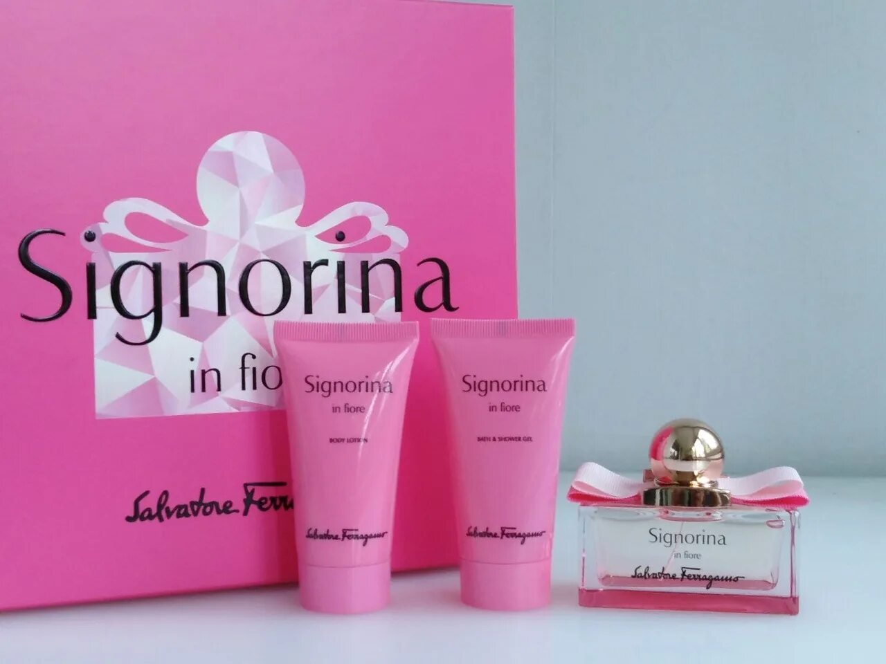 Сигнорина крем. Набор Сигнорина духи и крем. Signorina body Lotion. Духи и крем для тела Signorina.