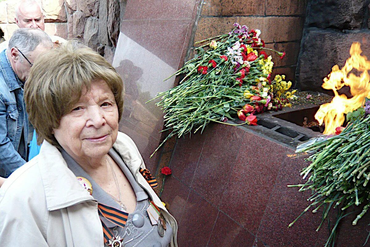 евпатория день победы. 102 май. 1 мая 102 воткинск на карте. что подарить ветерану. известные ветераны владивостока.