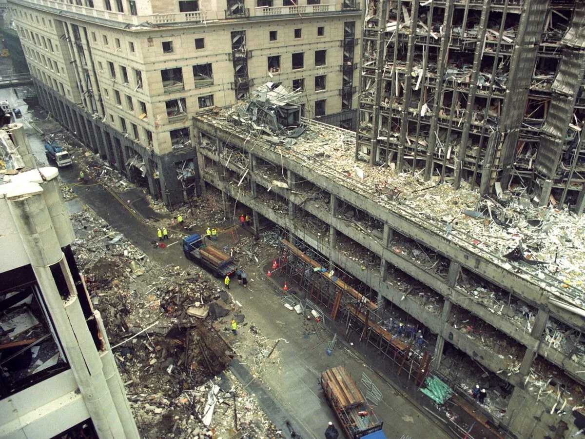 Лондон после взрыва бомбы Ира, 1993 год.. 24 Апреля 1993 Лондон. 15 апреля 1993